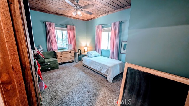 Detail Gallery Image 19 of 35 For 2552 Catalina Dr, Running Springs,  CA 92382 - 3 Beds | 2/1 Baths