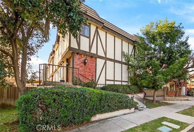 Detail Gallery Image 2 of 19 For 229 Saint Francis Street #C,  San Gabriel,  CA 91776 - 3 Beds | 3 Baths