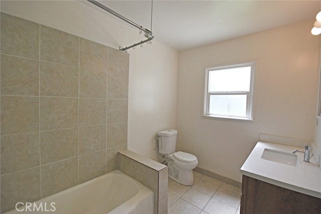 Detail Gallery Image 20 of 25 For 18706 Plummer St, Northridge,  CA 91324 - 3 Beds | 2 Baths