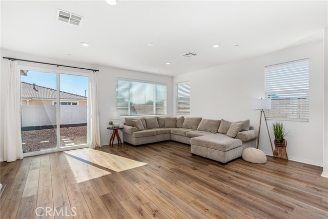 Detail Gallery Image 13 of 49 For 27097 Lasso Way, Menifee,  CA 92585 - 3 Beds | 2 Baths