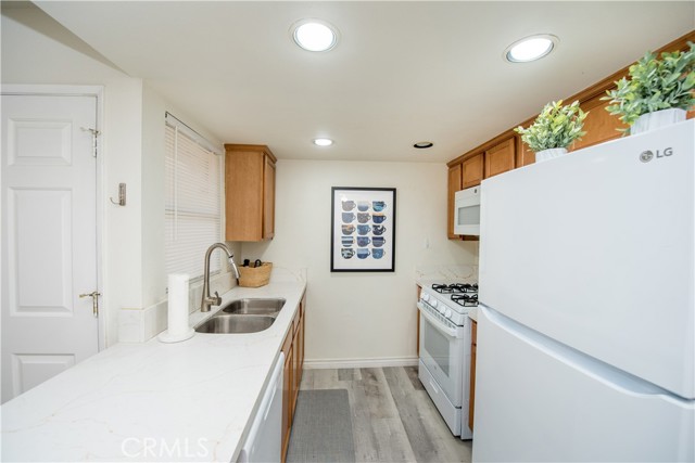 Detail Gallery Image 8 of 30 For 1114 W Blaine St #105,  Riverside,  CA 92507 - 2 Beds | 1 Baths