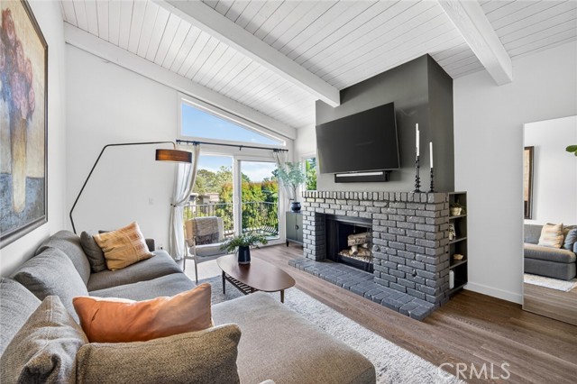 956 Tia Juana, Laguna Beach CA: https://media.crmls.org/medias/573b6e35-1258-4880-b82a-892ac4c2ff9d.jpg