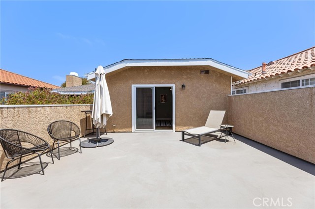 2007 Dufour Avenue, Redondo Beach CA: https://media.crmls.org/medias/573c2db5-7af8-4978-a9d7-332e70d5cf14.jpg