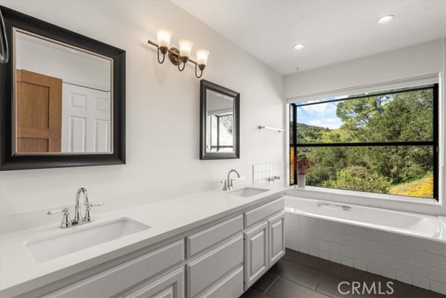 Detail Gallery Image 9 of 19 For 3418 Dorothy, Topanga,  CA 90290 - 3 Beds | 2/1 Baths