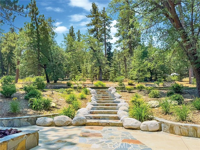 42143 Switzerland Drive, Big Bear CA: https://media.crmls.org/medias/573dab66-6d38-4870-a8f7-ef67bdbde45c.jpg