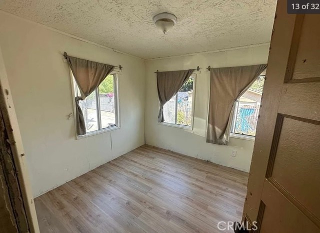 5102 Ithaca Avenue, Los Angeles CA: https://media.crmls.org/medias/573e2536-8d82-4ed2-8f14-3dbcce3518eb.jpg