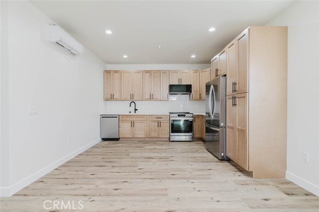5732 Willowcrest Avenue, 2 photo 8