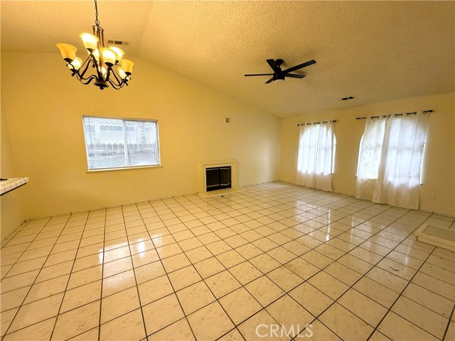 Detail Gallery Image 4 of 14 For 1708 Payne Dr, Arvin,  CA 93203 - 4 Beds | 2 Baths