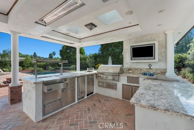 Outdoor kitchen