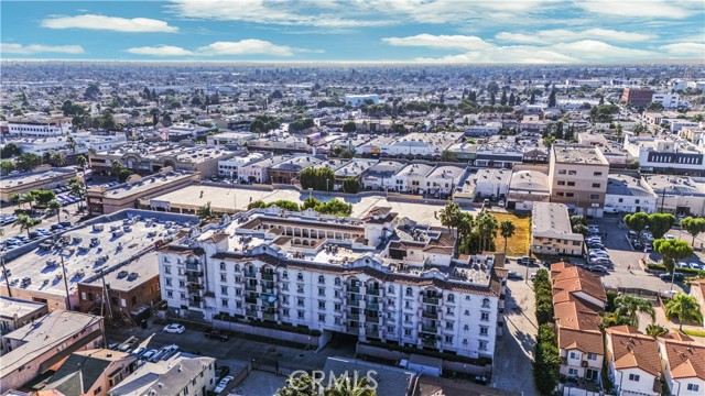 Detail Gallery Image 8 of 41 For 7018 Rita Ave #404,  Huntington Park,  CA 90255 - 3 Beds | 2 Baths