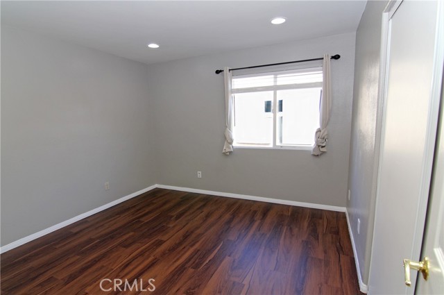 Detail Gallery Image 25 of 34 For 26426 Cardinal Dr, Canyon Country,  CA 91387 - 4 Beds | 3/1 Baths