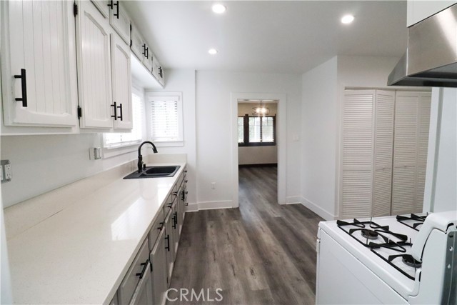 Detail Gallery Image 8 of 26 For 3152 Lime St, Riverside,  CA 92501 - 2 Beds | 2 Baths