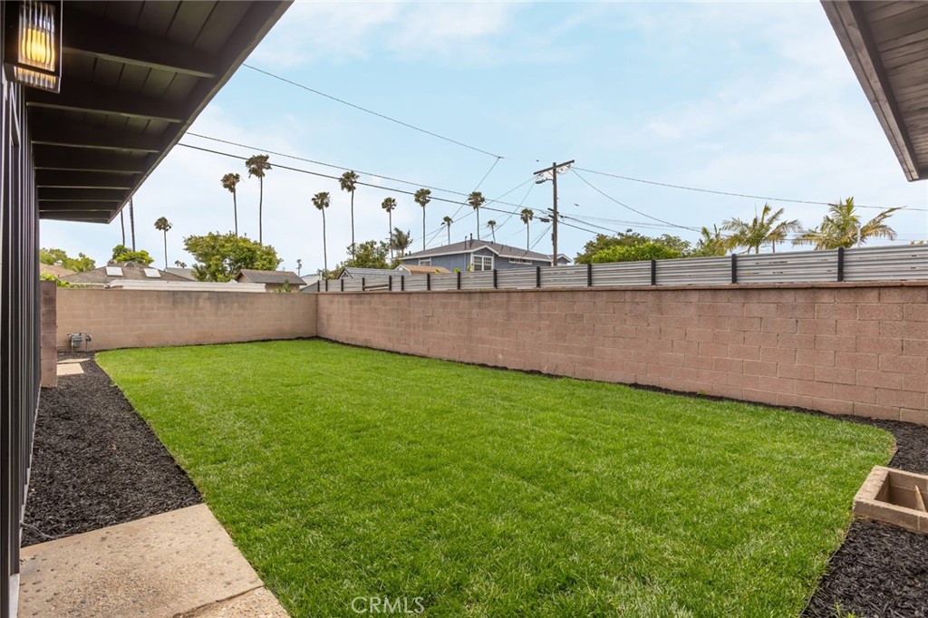 https://media.crmls.org/medias/574123b4-141f-4317-9416-4f86bab07d6f.jpg?preset=X-Large