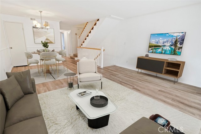 Detail Gallery Image 1 of 21 For 1890 S Cochran Ave #19,  Los Angeles,  CA 90019 - 3 Beds | 2/1 Baths