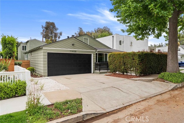 11408 Waterford Street, Los Angeles CA: https://media.crmls.org/medias/574275b3-afd7-401d-9975-c376866fad6a.jpg