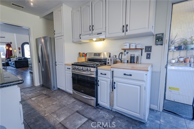 Detail Gallery Image 11 of 25 For 10773 Redmont Ave, Tujunga,  CA 91042 - 2 Beds | 2 Baths