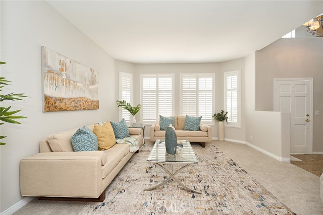 385 Park Avenue, Long Beach CA: https://media.crmls.org/medias/574435f2-00c3-42da-936c-70e5acce187f.jpg
