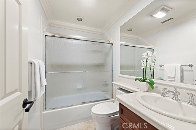 10 Corte Vizcaya, San Clemente CA: https://media.crmls.org/medias/57449c8e-73b7-4e47-8193-3cd1c526ecca.jpg