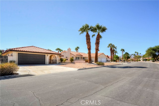 Detail Gallery Image 3 of 25 For 9151 Warwick Dr, Desert Hot Springs,  CA 92240 - 3 Beds | 3 Baths