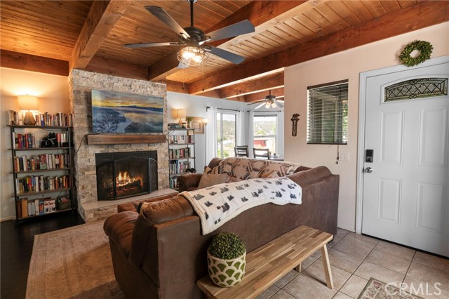 Detail Gallery Image 6 of 28 For 871 Spruce Ln, Big Bear City,  CA 92314 - 2 Beds | 2 Baths