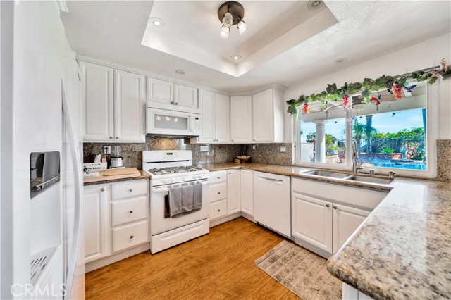 Detail Gallery Image 26 of 43 For 1475 Labrador, Corona,  CA 92882 - 4 Beds | 3 Baths