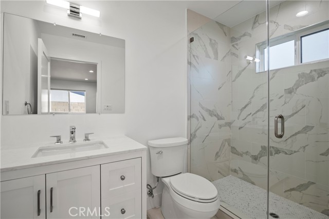 Detail Gallery Image 15 of 35 For 7505 Jordan Ave, Canoga Park,  CA 91303 - 5 Beds | 4/2 Baths