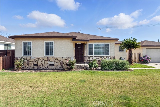 12218 Academy Way, Artesia CA: https://media.crmls.org/medias/574642f4-a014-4d18-98c2-08665103943a.jpg