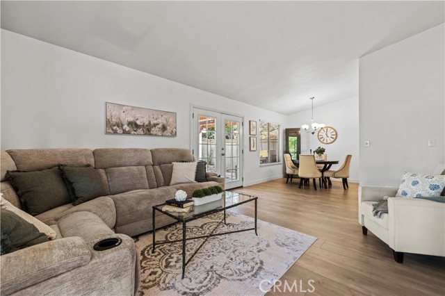 Detail Gallery Image 5 of 41 For 25610 Palma Alta Dr, Valencia,  CA 91355 - 3 Beds | 2 Baths