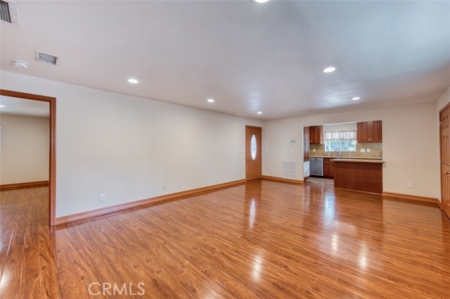 Detail Gallery Image 14 of 28 For 18771 Oriente Dr, Yorba Linda,  CA 92886 - 3 Beds | 2 Baths