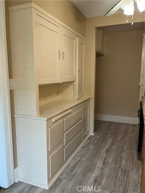 Detail Gallery Image 2 of 6 For 14458 Brand Ave, San Fernando,  CA 91340 - 2 Beds | 1 Baths