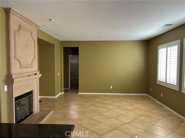 Detail Gallery Image 8 of 18 For 631 Marbella Ct, Oxnard,  CA 93035 - 4 Beds | 3/1 Baths
