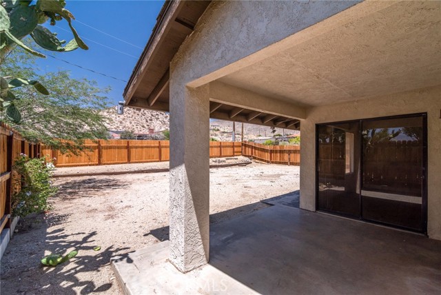 66320 Avenida Barona, Desert Hot Springs CA: https://media.crmls.org/medias/5747d206-ac96-46a9-8a35-10db04cd91c4.jpg