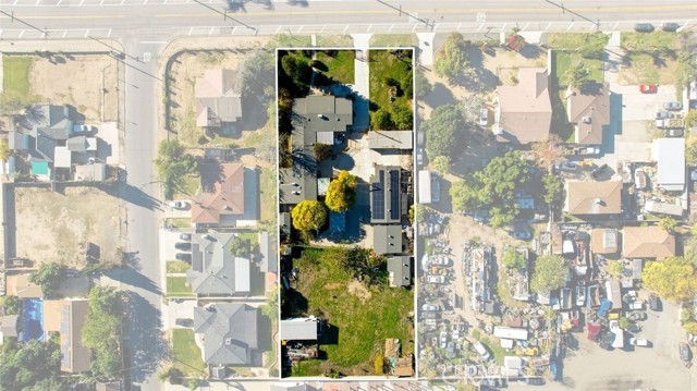 Detail Gallery Image 6 of 14 For 10573 Larch, Bloomington,  CA 92316 - 5 Beds | 2 Baths