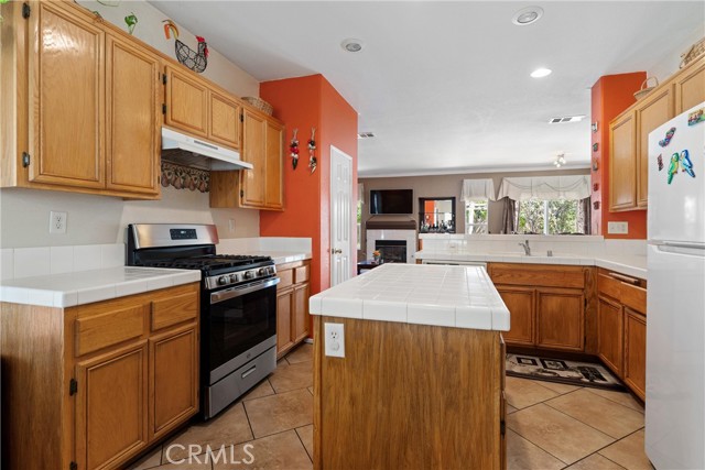 1721 W Ave H-4, Lancaster CA: https://media.crmls.org/medias/57481bd4-0b73-4688-ad3d-23de4a8abb5c.jpg