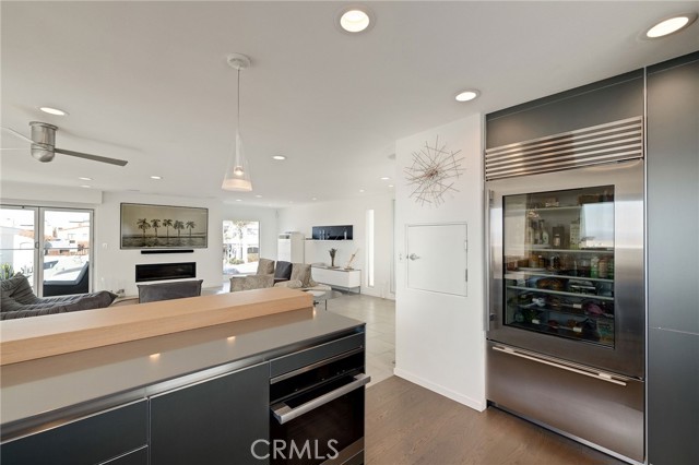 232 32nd Place, Manhattan Beach CA: https://media.crmls.org/medias/5748a1e1-7ee9-4dc6-bace-c716933f2e08.jpg
