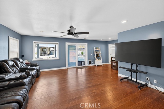 Detail Gallery Image 16 of 57 For 908 W Linden St., Ontario,  CA 91762 - 6 Beds | 3 Baths