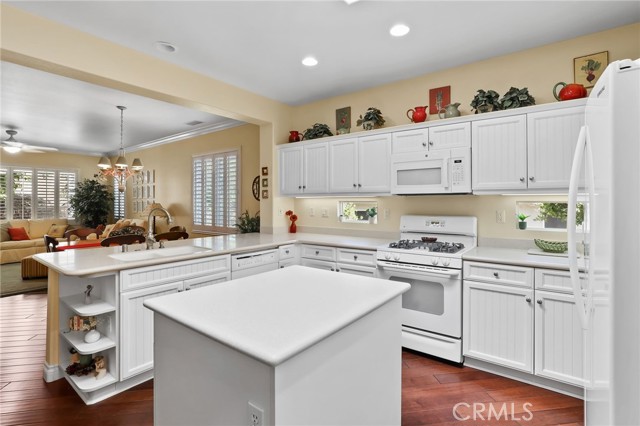 Detail Gallery Image 6 of 36 For 24193 Watercress Dr, Corona,  CA 92883 - 2 Beds | 2 Baths