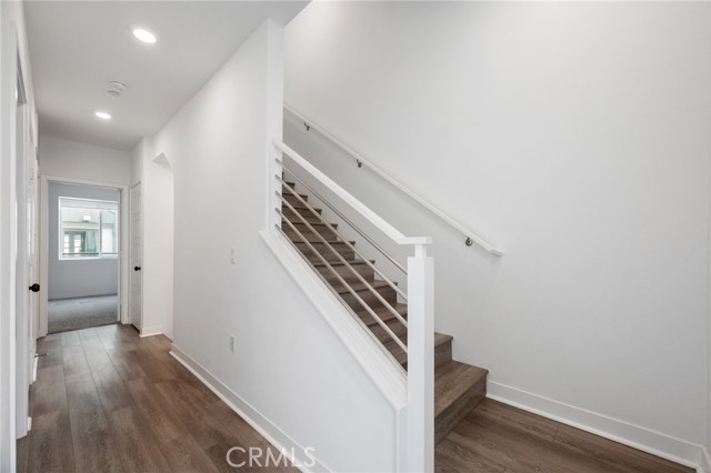 Detail Gallery Image 3 of 21 For 279 Dockside Ln, San Pedro,  CA 90731 - 3 Beds | 3/1 Baths