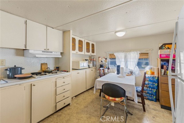 Detail Gallery Image 3 of 15 For 2075 W Rialto #29,  San Bernardino,  CA 92410 - 1 Beds | 1 Baths