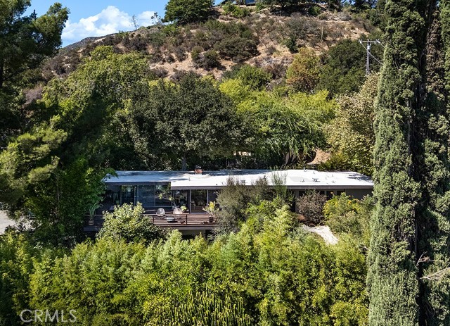 4380 Canyon Crest Road, Altadena CA: https://media.crmls.org/medias/574d3813-bb46-473d-ae60-cf096251c313.jpg