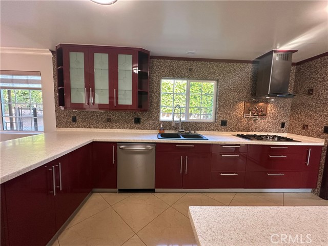 Detail Gallery Image 12 of 56 For 10760 Des Moines Ave, Porter Ranch,  CA 91326 - 3 Beds | 2/1 Baths