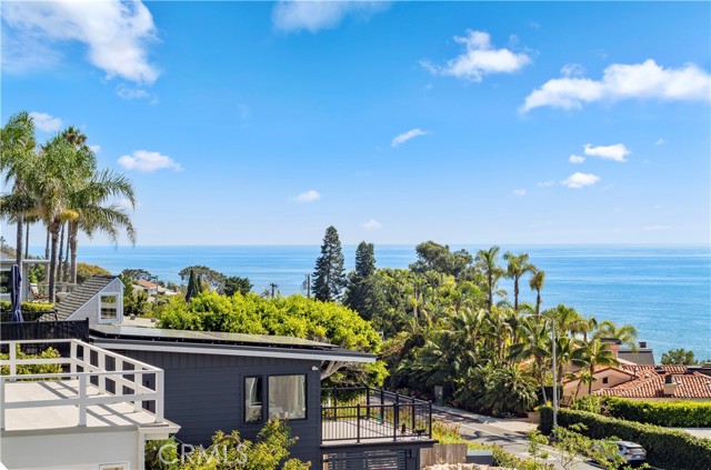 32086 Coast Highway, Laguna Beach CA: https://media.crmls.org/medias/574e0dc4-a44c-4f81-a623-c568e695817c.jpg