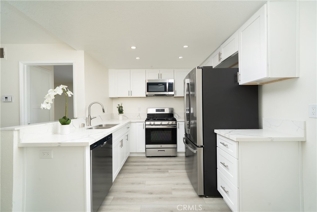 1501 N Brea Boulevard #212