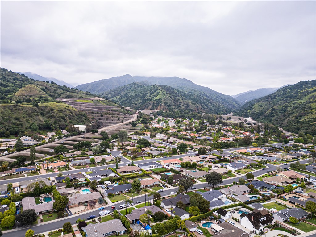 https://media.crmls.org/medias/574e8dc9-0bef-489a-be44-1b21f16a48d4.jpg?preset=X-Large