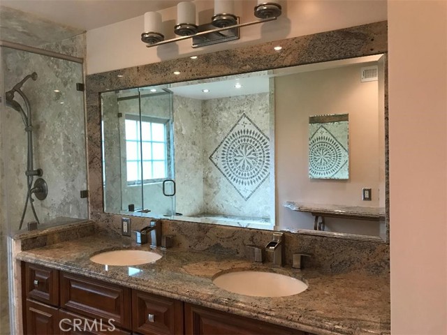 Detail Gallery Image 20 of 35 For 23439 Clarendon St, Woodland Hills,  CA 91367 - 3 Beds | 2 Baths