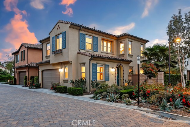 61 Fuchsia, Lake Forest CA: https://media.crmls.org/medias/574eacfc-64f8-4cf9-8697-bd4dba0cf91e.jpg