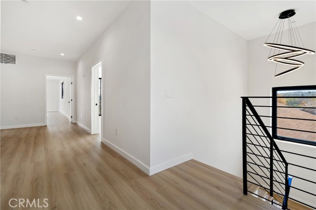 Detail Gallery Image 7 of 19 For 6830 N Lubao Ave, Winnetka,  CA 91306 - 5 Beds | 6 Baths