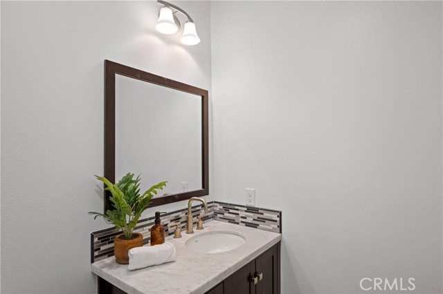 Detail Gallery Image 11 of 64 For 24910 Old Stone Way, Stevenson Ranch,  CA 91381 - 5 Beds | 5 Baths