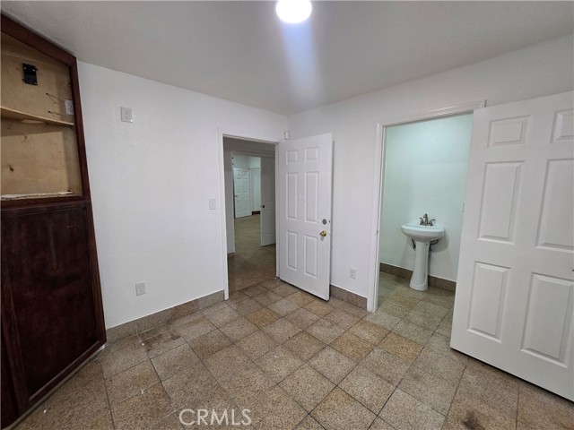 Image 22 of 39 For 1448 Blackstone Avenue