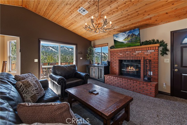 43850 Yosemite Drive, Big Bear Lake, CA 92315
